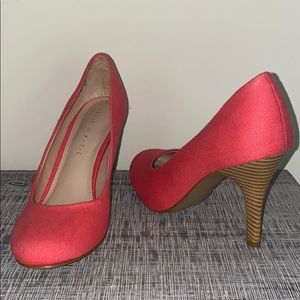 Kelly & Katie Pink and wooden Heels 👠